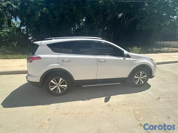 jeepetas y camionetas - Rav4 XLE 2018  7