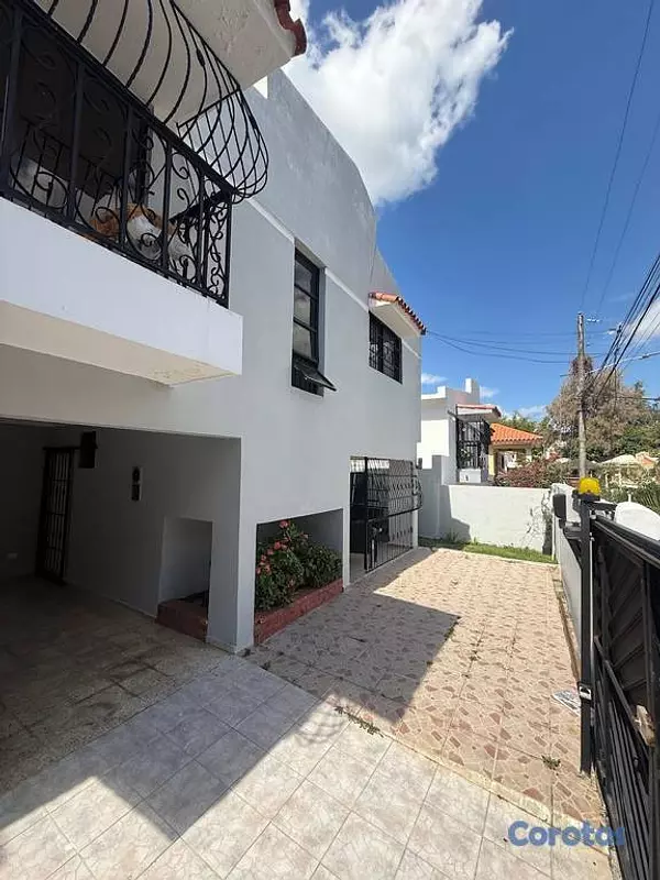 casas - Casa de 3 habitaciones 2 baños en venta en Colinas 6