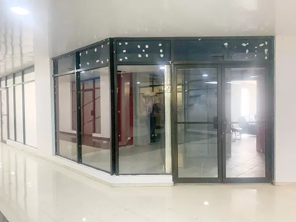 oficinas y locales comerciales - Local en Piantini 2