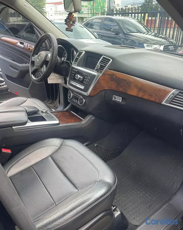 jeepetas y camionetas - MERCEDES BENZ ML 300 2014 7