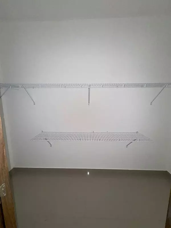 apartamentos - Apartamento en Alquiler
LOS RESTAURADORES
USD 950.00 (Mantenimiento incluido)

 8
