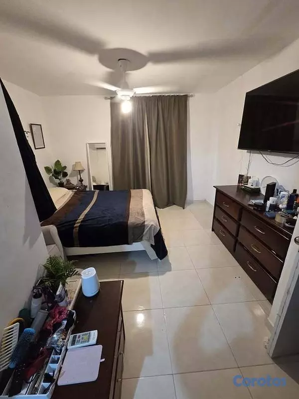 casas - Alquila Casa 3 Hab, 2.5 Ba, 2 Parqueos y Patio - J 6