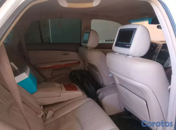 jeepetas y camionetas - Oportunidad Lexus RX 330 en excelentes condiciones  4