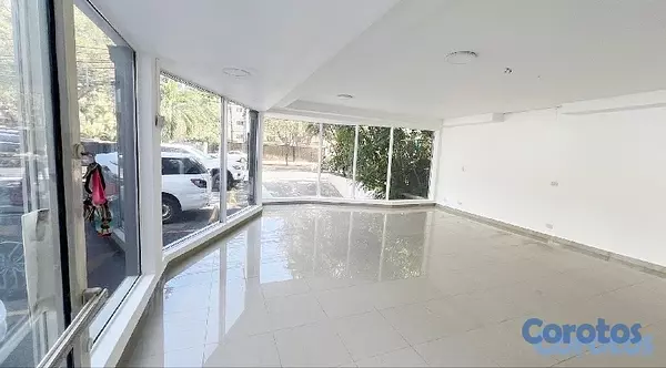oficinas y locales comerciales - se alquila local  4