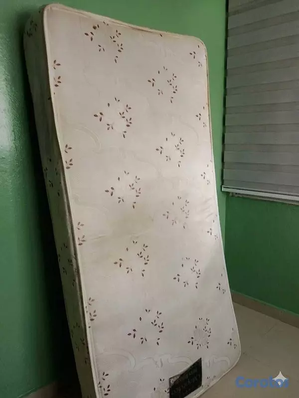 muebles y colchones - Vendo Cama y Gavetero (USADOS) 1