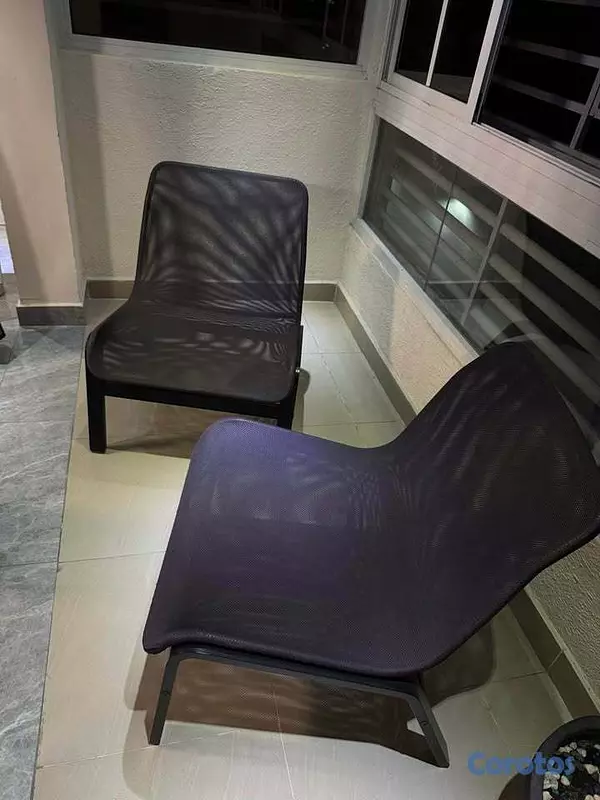 muebles y colchones - SE VENDEN PAR DE SILLAS DE IKEA (EXTERIOR O INTERI