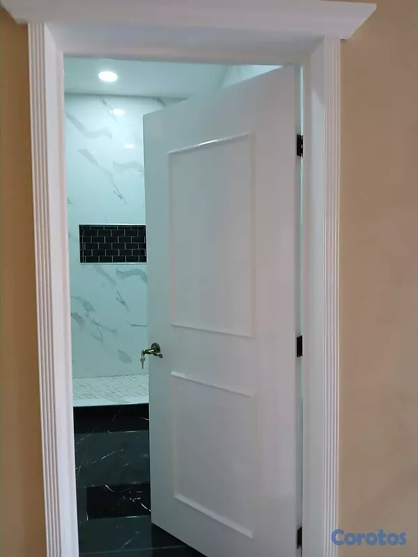 muebles y colchones - Puerta para baño en madera  3