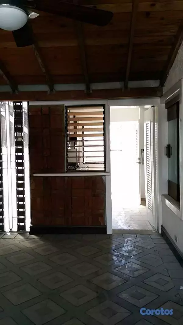 casas - Casa de 3 habitaciones 3 baños en venta en Av. Rep 4