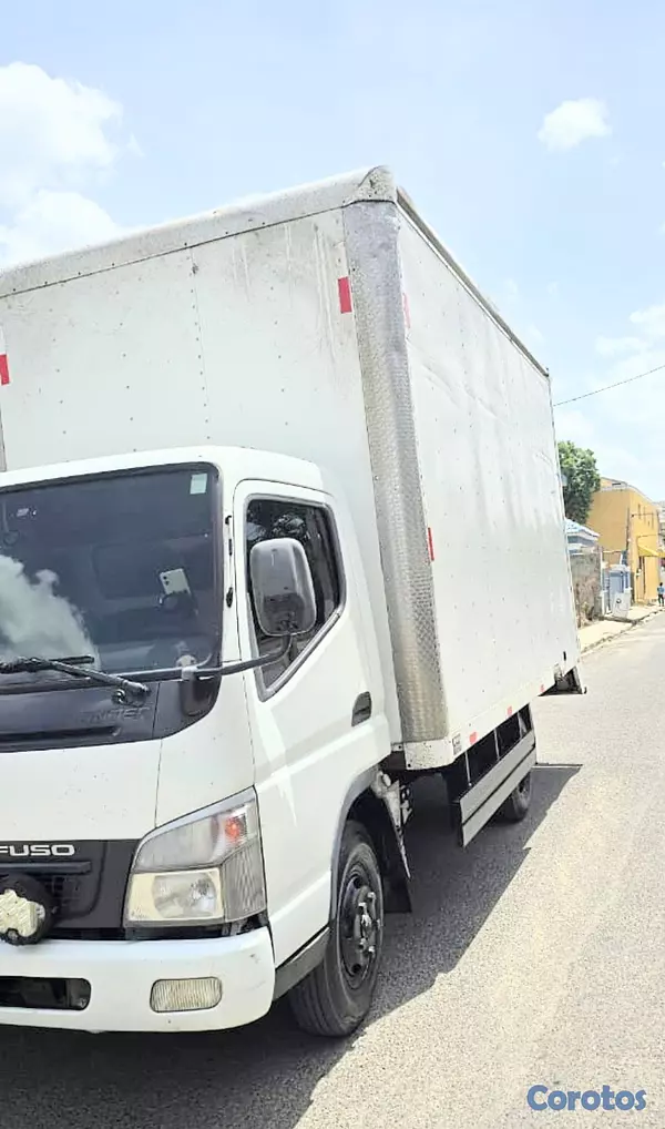 camiones y vehiculos pesados - Venta de camión Mitsubishi fuso 2018, Santiago. 2