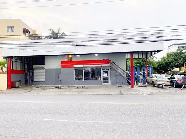 oficinas y locales comerciales - Local esquinero en primer nivel 2