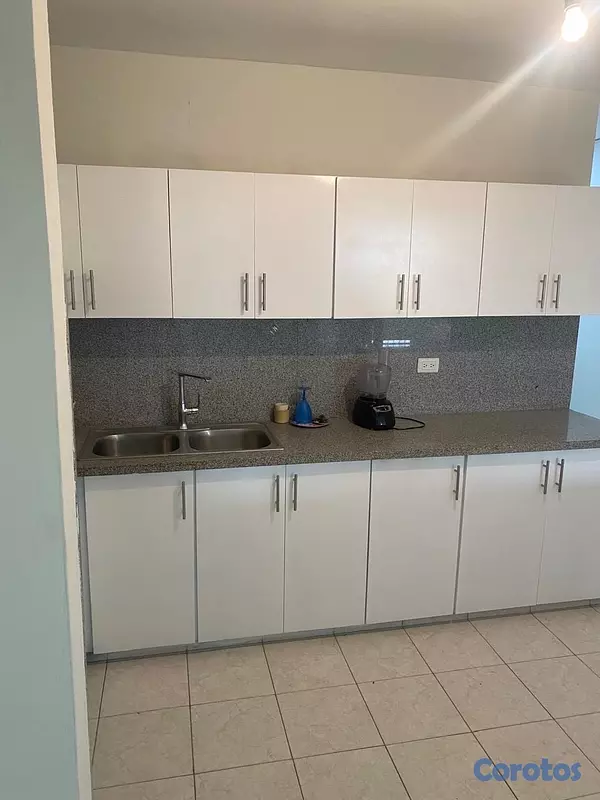 apartamentos - vendo en el millón primer piso 3 habitaciones dos baños paruqoe servicio remode 13