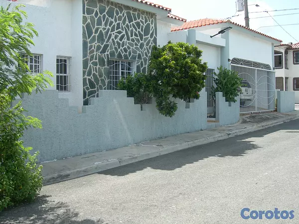 casas - 🏡 Casa en Venta - Residencial Vista Catalina, La Romana - A Pasos De Caleta
 1