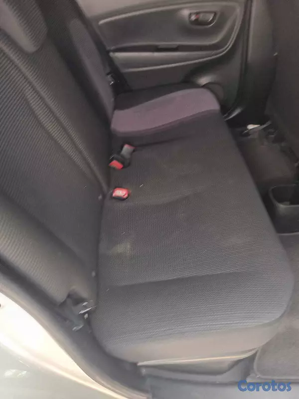 otros vehiculos - Toyota vitz 2018 negociable 5