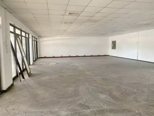 oficinas y locales comerciales - Local céntrico en Naco  3