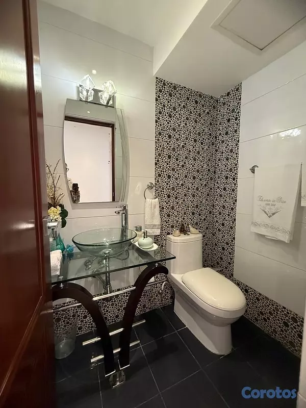 apartamentos - vendo los cacicazgo dos niveles piso 15 vista al mar tres habitaciones 4 parqueo 10