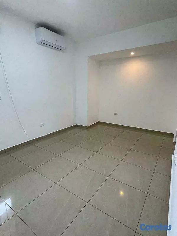 oficinas y locales comerciales - Alquiler Local Oficina Naco Roberto Pastoriza Esq. 4