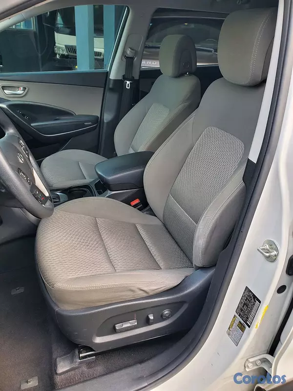 jeepetas y camionetas - Hyundai Santa Fe SE 2017 6