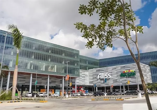 oficinas y locales comerciales - Local céntrico con espacio abierto 6