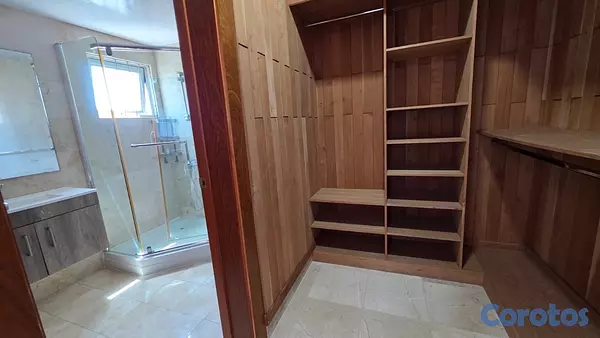 apartamentos - alquiló la Esperilla piso 8 tres habitaciones con baño tres parqueos balcón  17