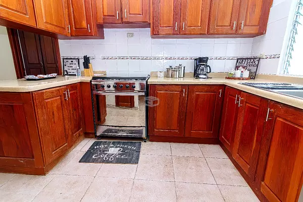 apartamentos - Oportunidad apartamento en  Evaristo Morales 
5 nivel, torre moderna,
 120 mst 9