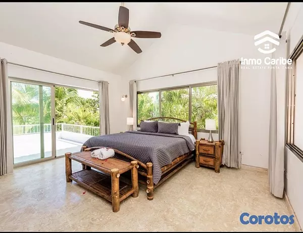 casas vacacionales y villas - Preciosa Villa Vista Al Golf De 4Habitaciones Y Acceso A Playa Privada  7