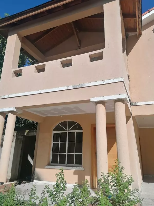 casas - Se vende casa en San Isidro residencial cerrado cerca del supermercado Bravo 3