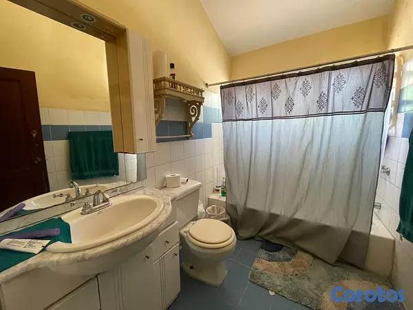 casas -  venta de casa en la avenida España Santo Domingo este  2