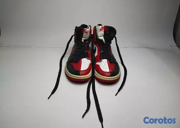 zapatos para hombre - Nike Air Jordan 1 Retro Homage to Home Men's Size 8  7