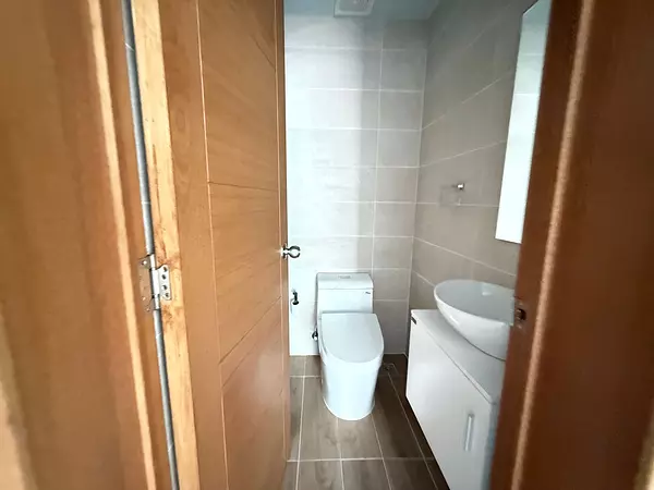 apartamentos - Apartamento  con terraza en Evaristo Morales 6
