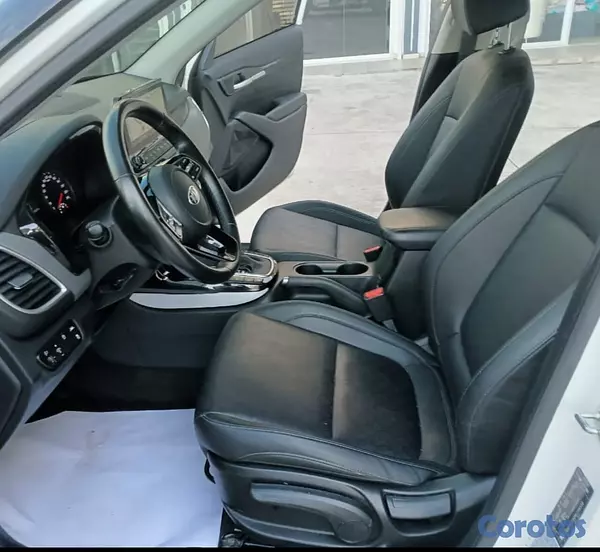 jeepetas y camionetas - KIA SELTOS 2022 BLANCO DIESEL 8