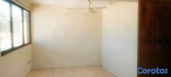 oficinas y locales comerciales - 🏢 VENTA DE EDIFICACIÓN – OPORTUNIDAD 🏢 💰 Precio negociable 2 Locales y 2 Apts 12
