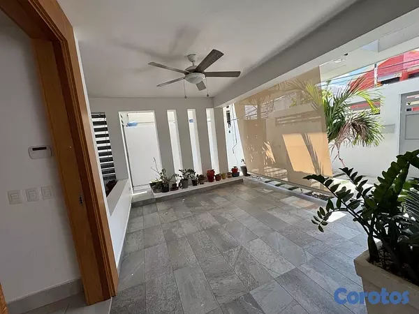 casas - CASA EN VENTA EN SANTIAGO DE LOS CABALLEROS PRÓXIMO A LA 27 de febrero  4