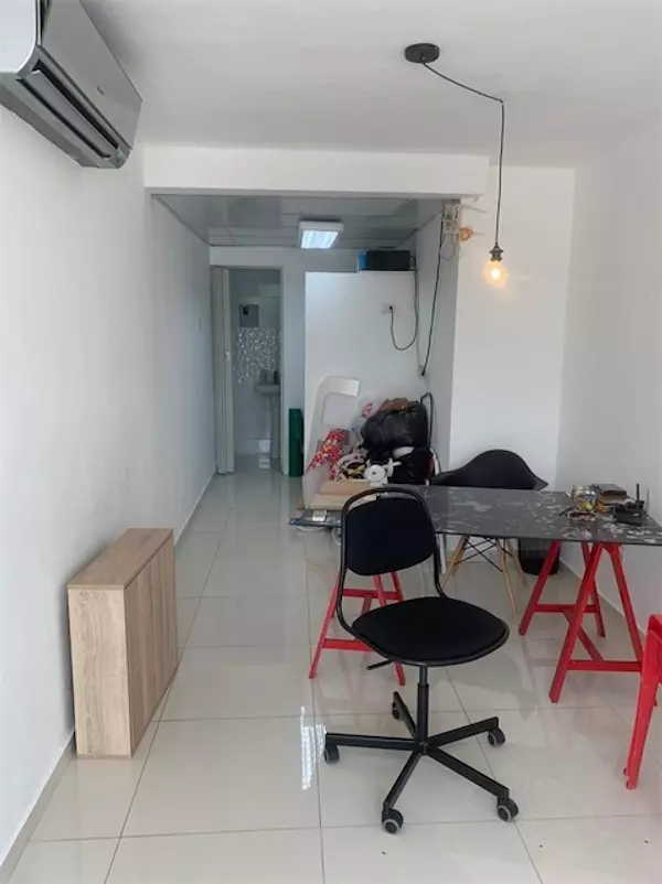 oficinas y locales comerciales - Local céntrico en el millon 2