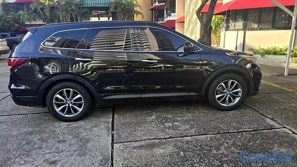 jeepetas y camionetas - Hyundai Grand Santa Fe 2017 3