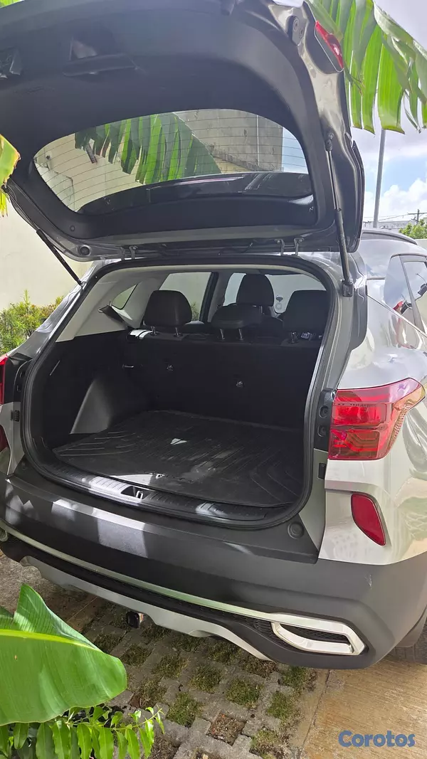 jeepetas y camionetas - Kia Seltos 2022 (Motor Doch de gasolina)  9