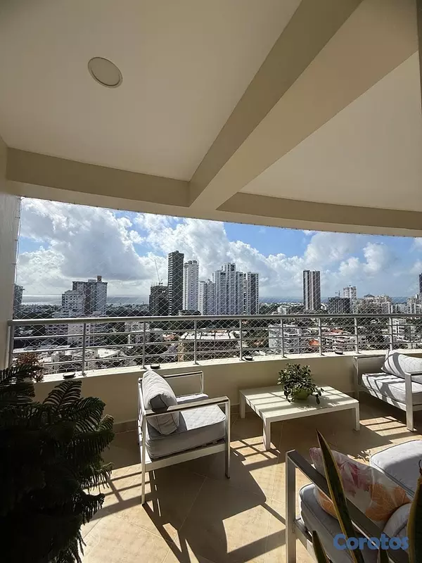 apartamentos - vendo los cacicazgo dos niveles piso 15 vista al mar tres habitaciones 4 parqueo 12