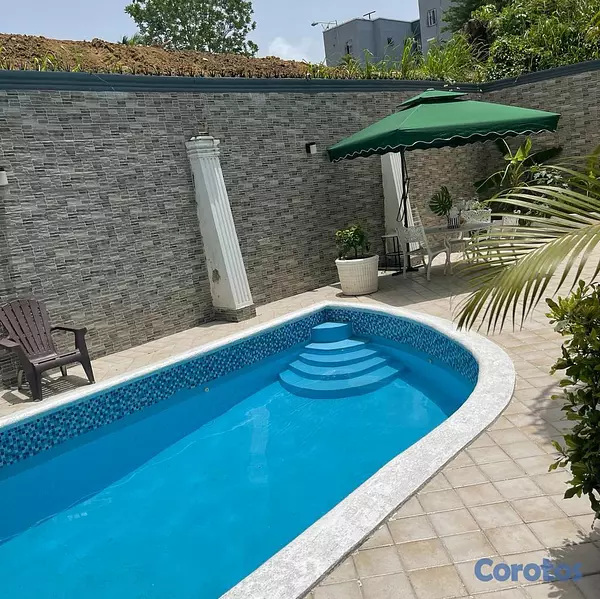 casas - Casa de 2 niveles con piscina  10