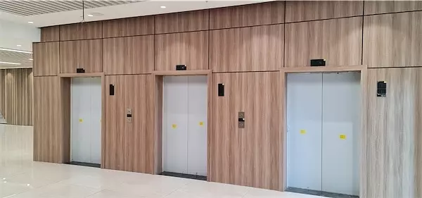 oficinas y locales comerciales - Local céntrico con espacio abierto 7