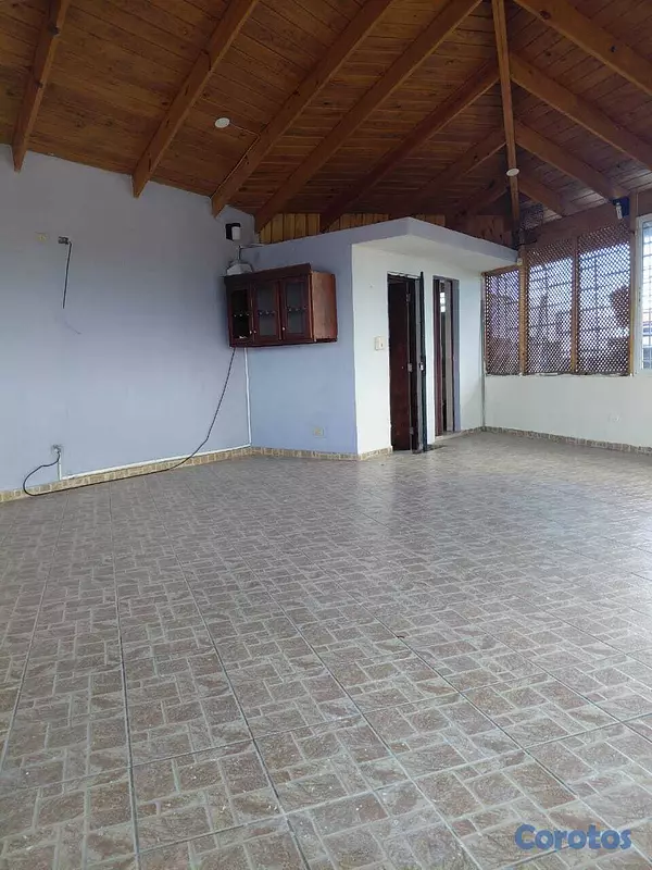 apartamentos - Alquilo Amplio Apartamento en Colina De Los Rios.  2