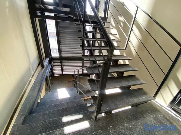 oficinas y locales comerciales - Edificio en Alquiler Ensanche la Fe 2