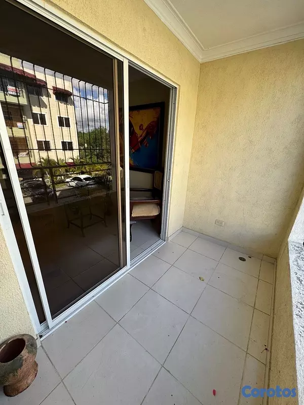 apartamentos - venta de apartamento 2do nivel en la Jacobo MAJLUTA Santo Domingo  4
