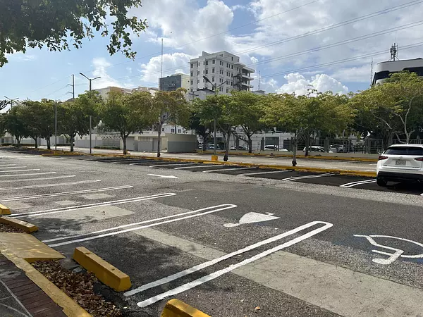oficinas y locales comerciales - Edificio corporativo alquiler en Naco 7