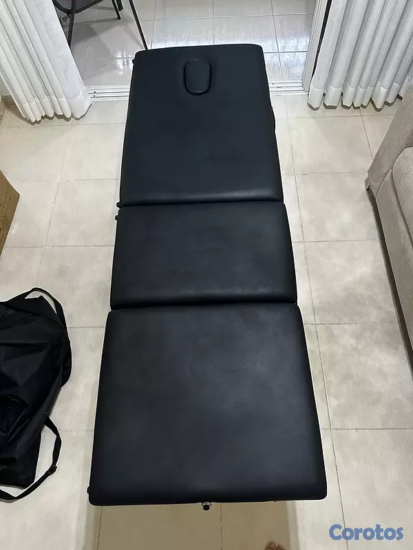 Salud y Equipamiento Médico - Vendo camilla para masajes portátil con su estuche y todos sus accesorios. 3
