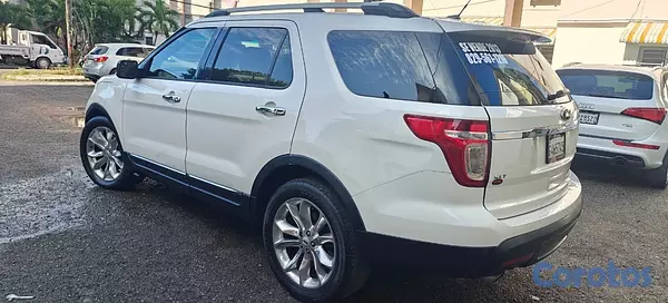 jeepetas y camionetas - Vendo Ford Explorer 2013 9
