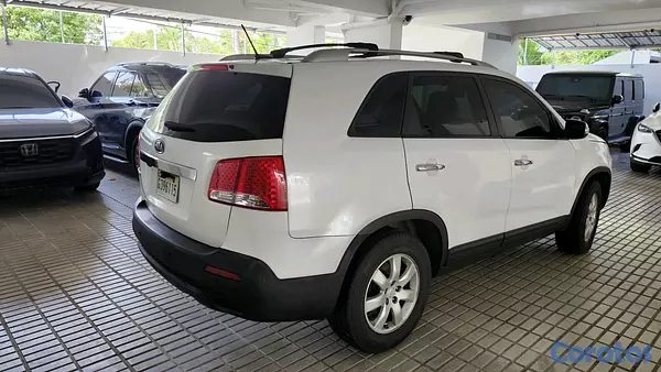 jeepetas y camionetas - Hermosa Kia Sorento LX en excelentes condiciones  5