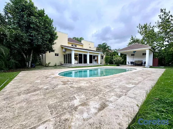 casas vacacionales y villas - Villa en Venta Juan dolio 4