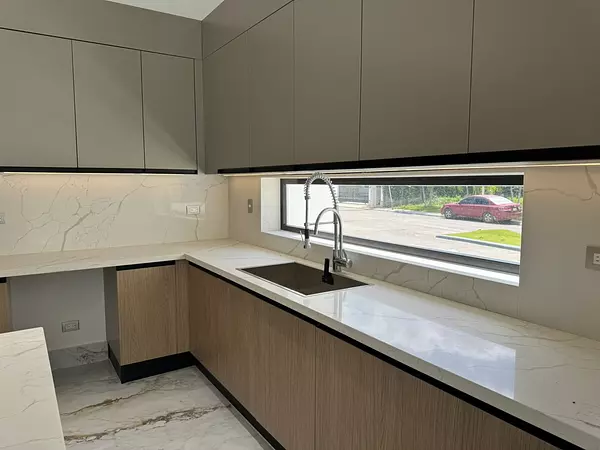 casas - Lujosa Vivienda en Proyecto Cerrado, Llanos de Gurabo 6