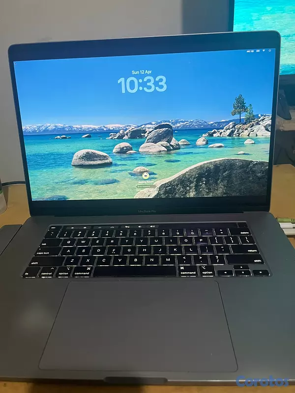 computadoras y laptops - MacBook Pro 16 i9 32gb ram 1tb ssd cargador origin 7