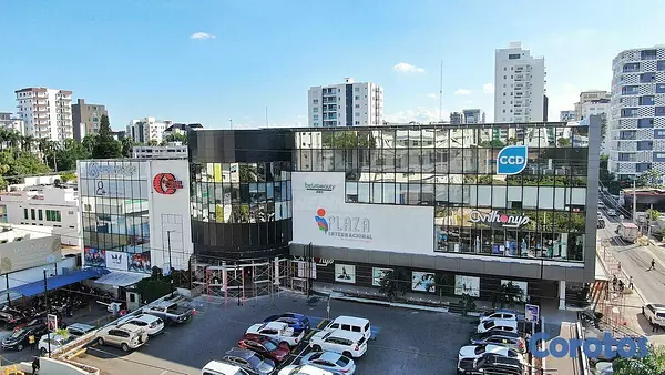 oficinas y locales comerciales - LOCAL PLAZA INTERNACIONAL 135 MTS2 PRIMER PISO SAN 7