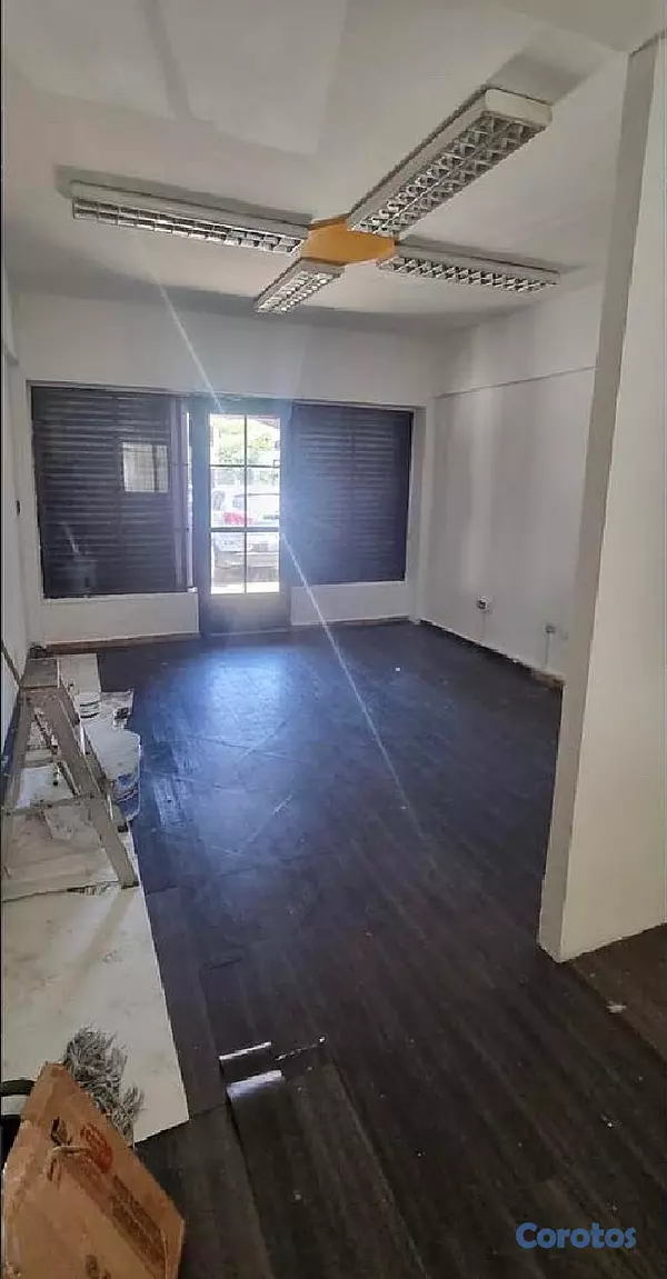 oficinas y locales comerciales - se alquila local  4